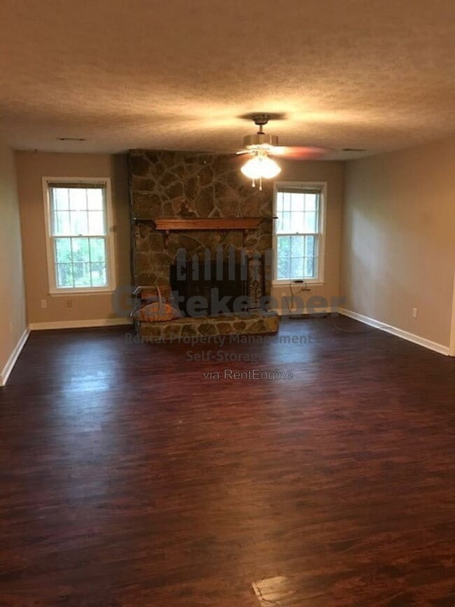 Photo - 207 Meadow Run