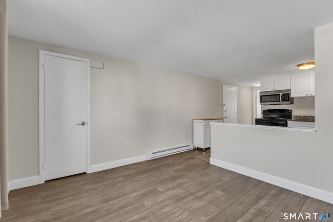 Photo - 6 Russell St Unit 8