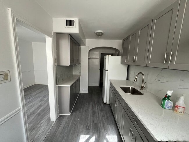 Photo - 7129 Large St