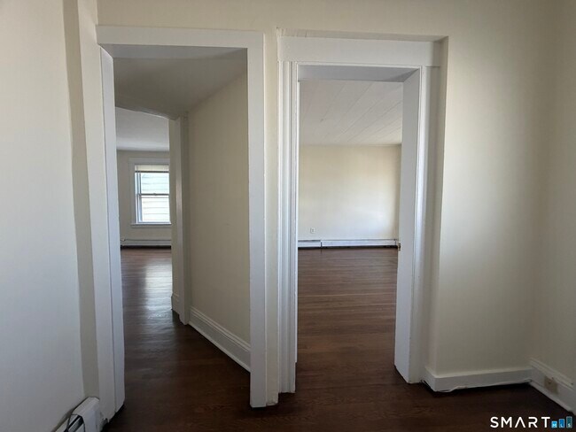 Photo - 37-41-41 Jackson Ave Unidad 3