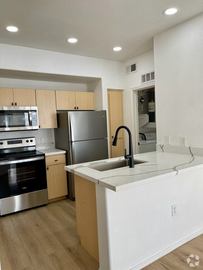 Building Photo - 18416 N Cave Creek Rd Unit Apt 3054