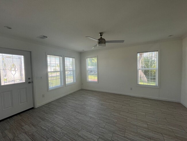 24 Eland Dr