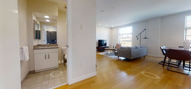 Photo - 609 Albany St