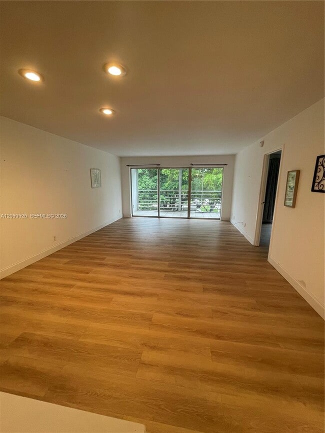 Photo - 8340 Sands Point Blvd Unidad P309