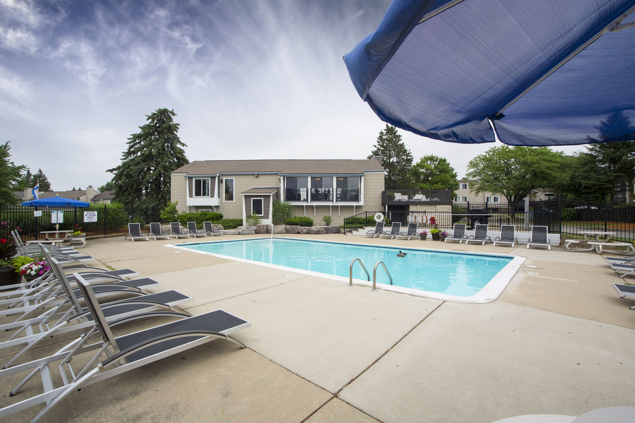 Carriage Hill East Apartments and Townhomes - Carriage Hill East Apartments and Townhomes