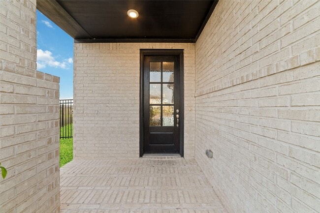 Photo - 720 Lake Lacosta Dr