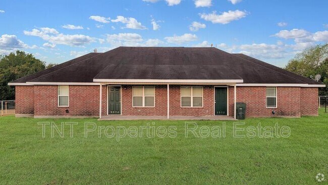 Building Photo - 9902 Risky's Ranch Dr Rental