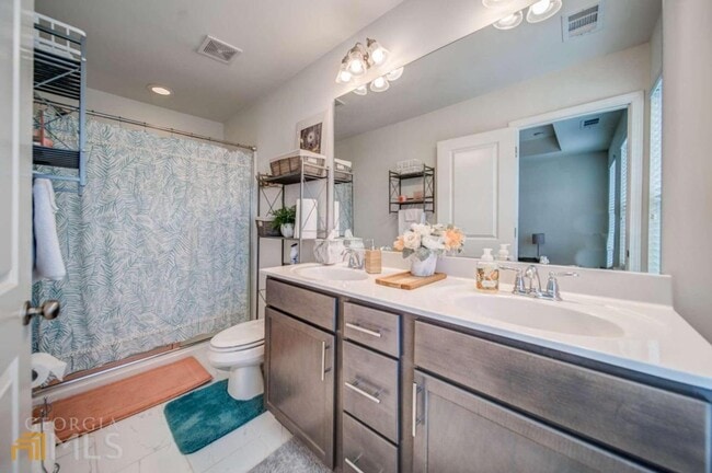 Photo - 882 Ambient Way SW