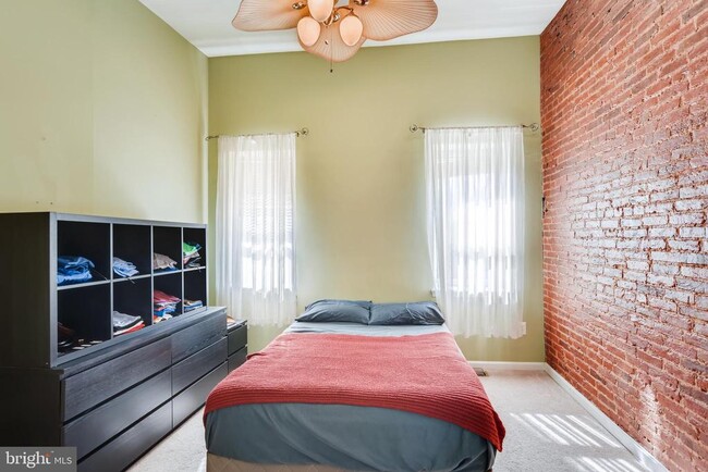 Photo - 819 S Potomac St