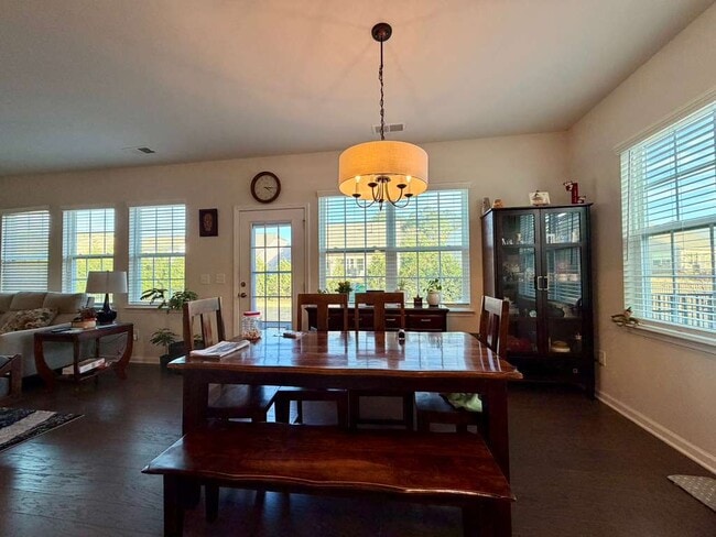 Photo - 2334 Abundance Ln