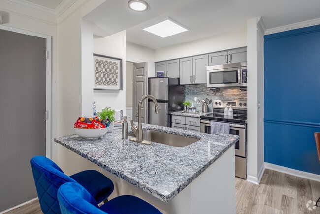 1BR, 1BA - Broadway - 700SF - Cocina - Vetra West End