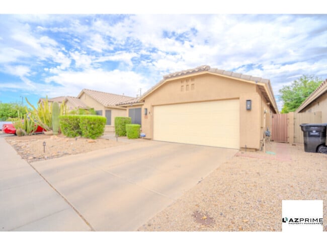 Building Photo - A Beautifully Maintained 3/2 Home That Blends Comfort, Warmth, And Everyday Livability In A Desirabl