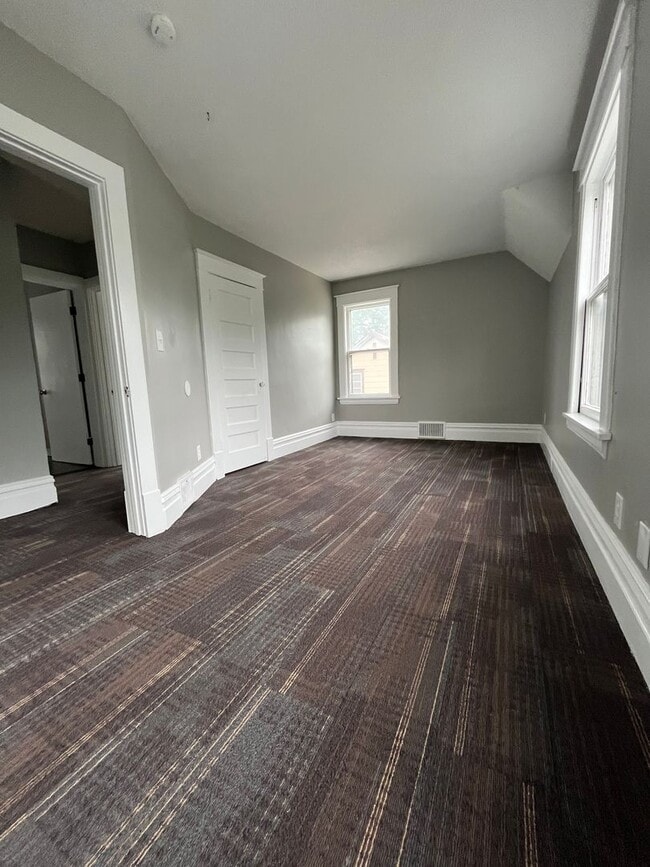 Photo - Amazing 3 Bedroom 1 Bathroom Home in West St. Paul