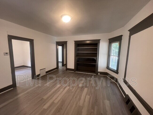 Photo - 140 E Chambers St