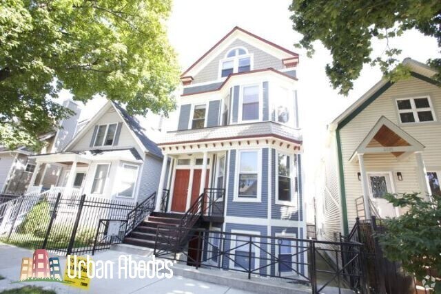Building Photo - 3023 N Oakley Ave Unit 2 Rental