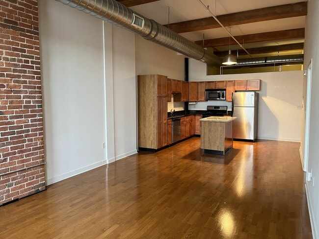 Photo - 160 Fremont St