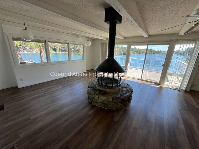 Photo - 2+ bed, 2 bath house on the Spokane River!