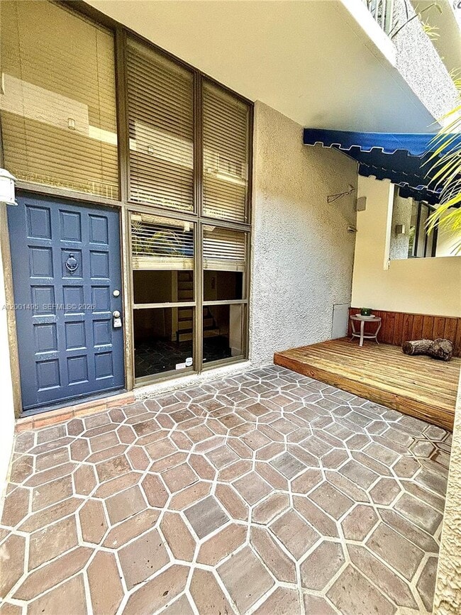 Building Photo - 2666 Tigertail Ave Unit 114