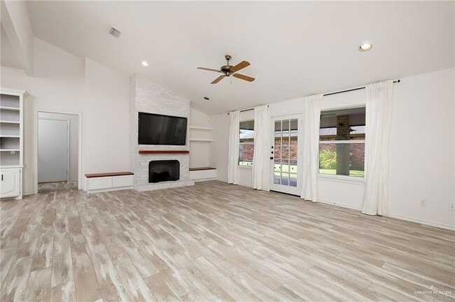 Photo - 4904 N 4th St