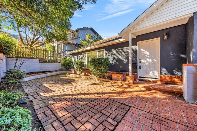 Photo - 280 Angelita Ave