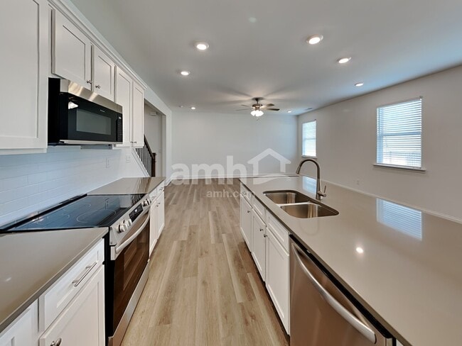 Photo - 1032 Highland Walk