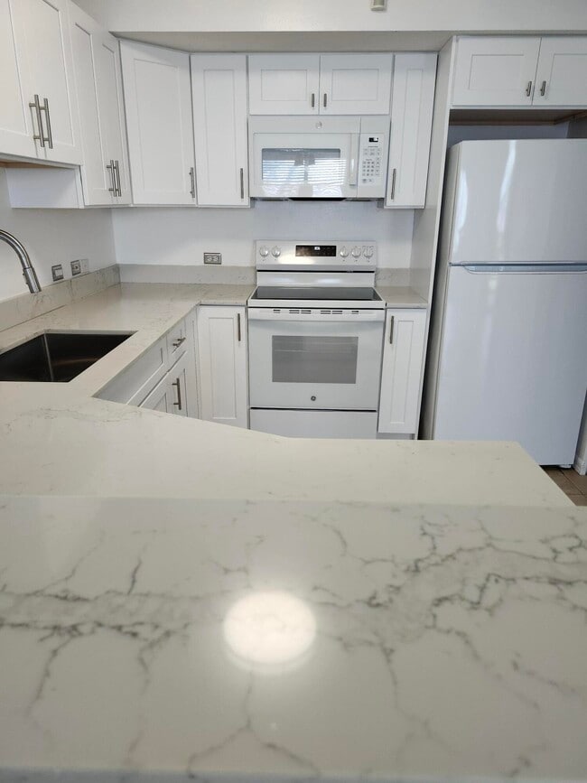 Photo - 802 Villa Cir