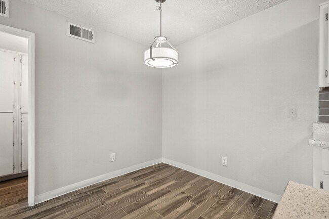 Photo - Country Gables