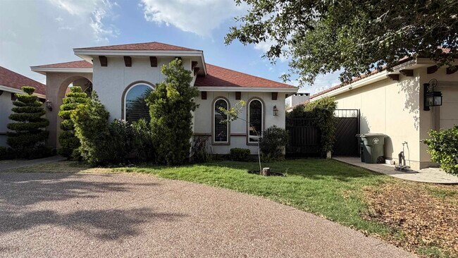 Photo - 180 Lake Carnegie Ct