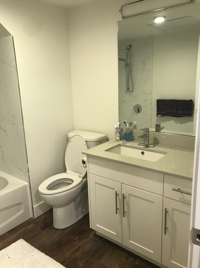 Photo - Large, Bright West Facing Studio Unit 503