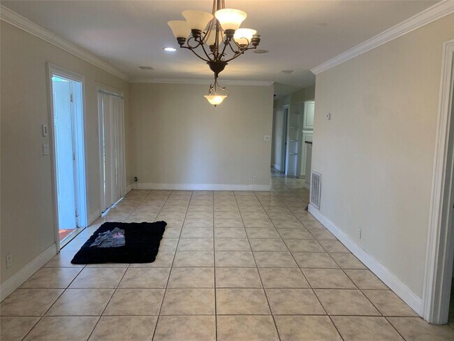 Photo - 907 SW 78th Ave