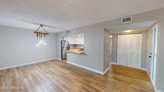 Photo - 9 Tarragona Ct