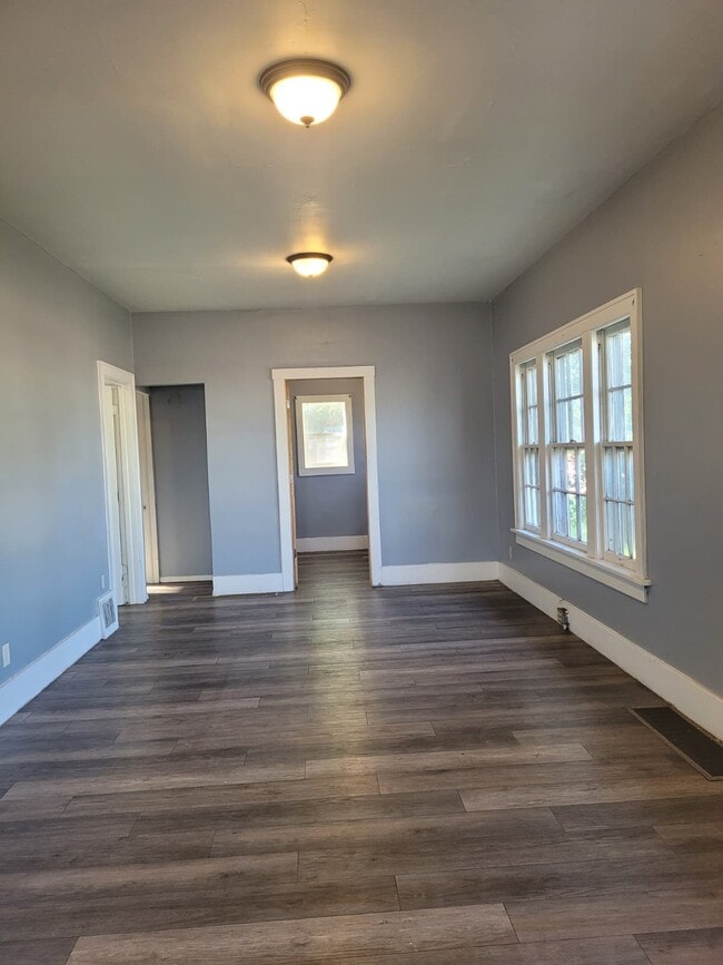 Photo - 803 S Locust St