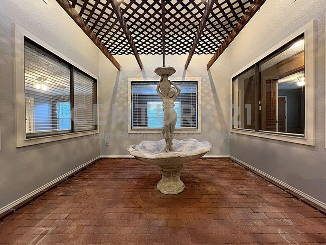 Photo - Spacious Single Story 3/2/2 Situated in Pr...