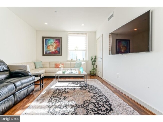 Photo - 111 S 15th St Unit P101