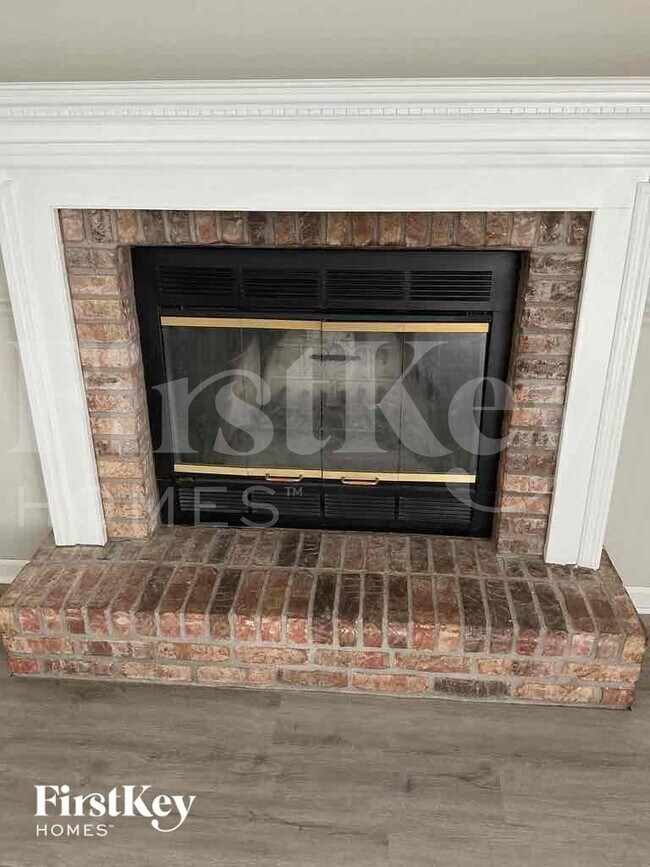 Photo - 962 Andover Dr