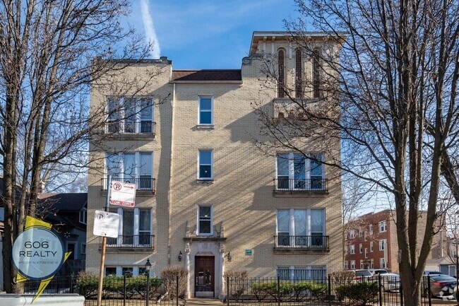 Building Photo - 4901 N Christiana Ave Rental
