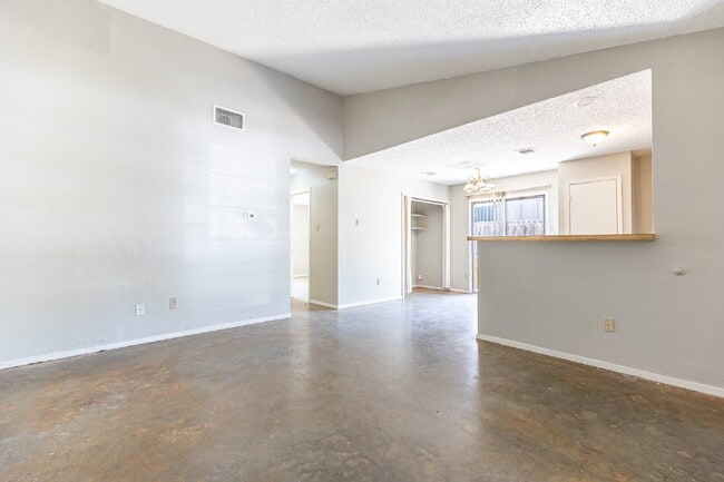 Photo - 6201 Berkett Cove Unidad B