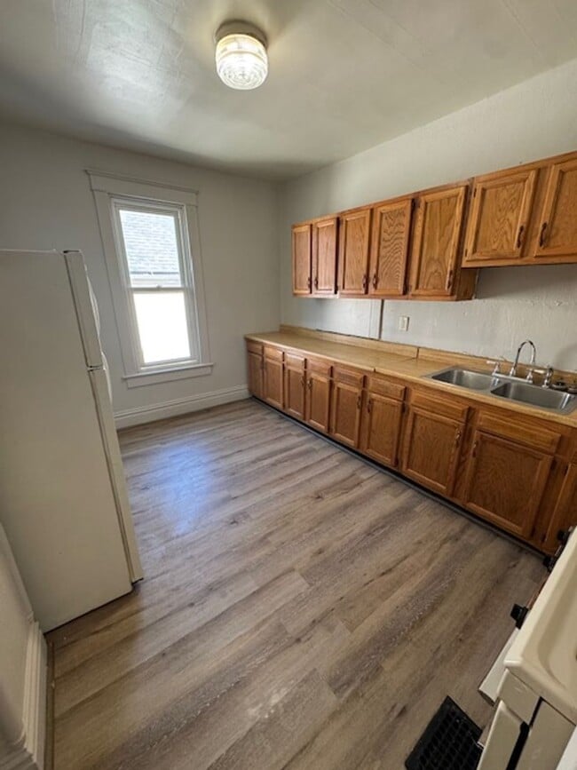 Photo - 938 Lincoln Ave Unidad 940 Lincoln 2A