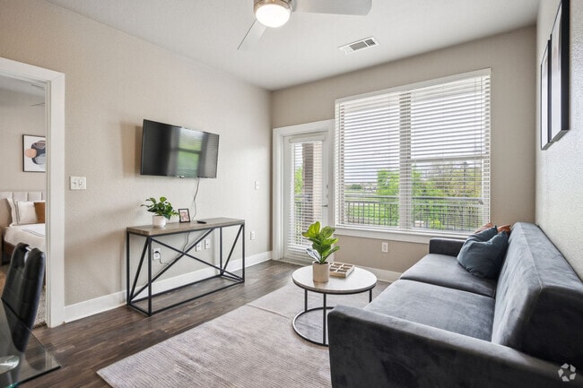 Building Photo - 3090 Outlet Pkwy Rental