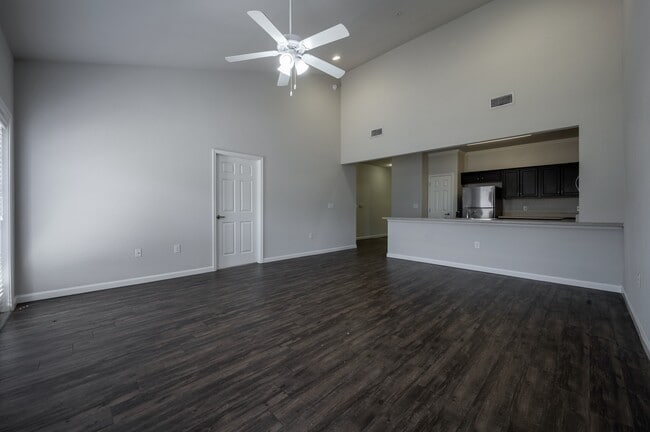 Living Room, 2 Bedroom
