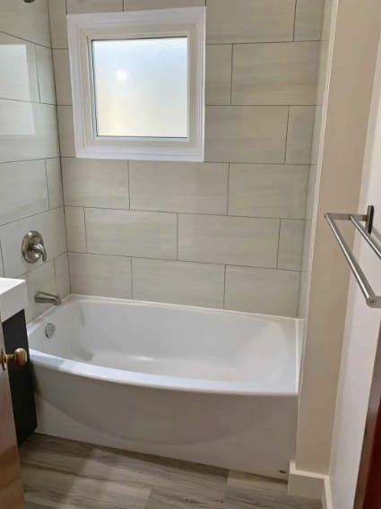 Photo - 346 Lipton St