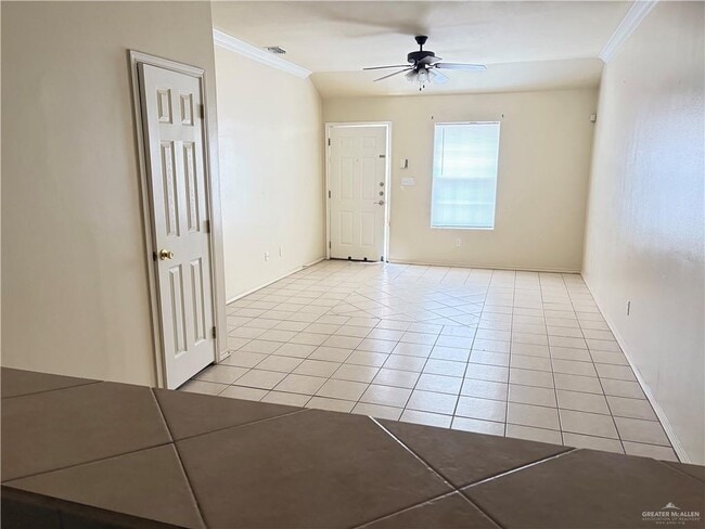 1416 W Prosperity Dr Unit 1
