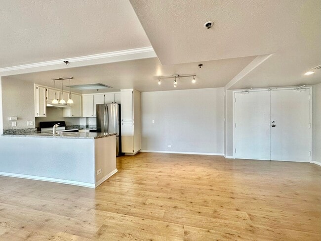 Photo - Stunning 2BD/2BA Condo in Downtown! With Parking and Washer/Dryer!