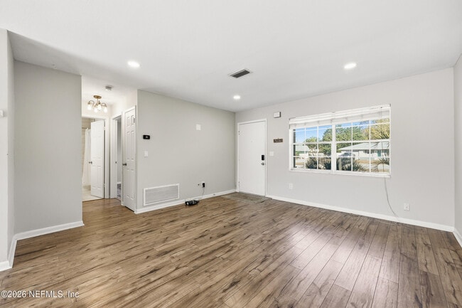 Photo - 335 Palos Ct