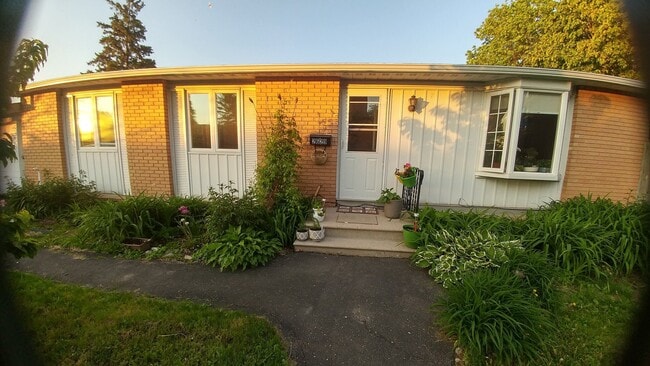 Photo - 2629 Southvale Cres