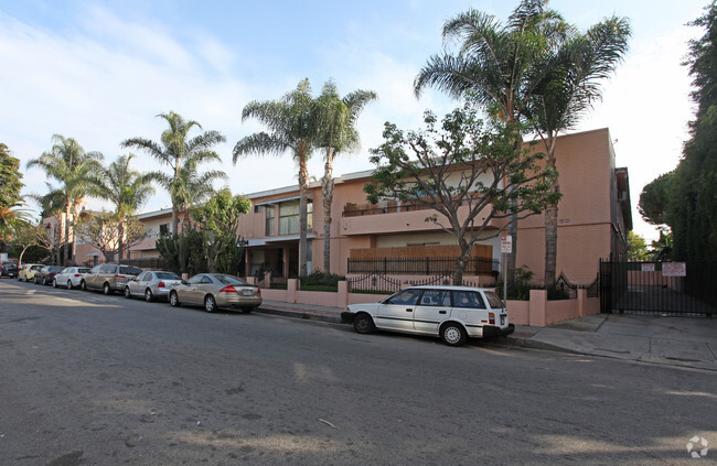 Building Photo - 1334 N Las Palmas Ave Apartments