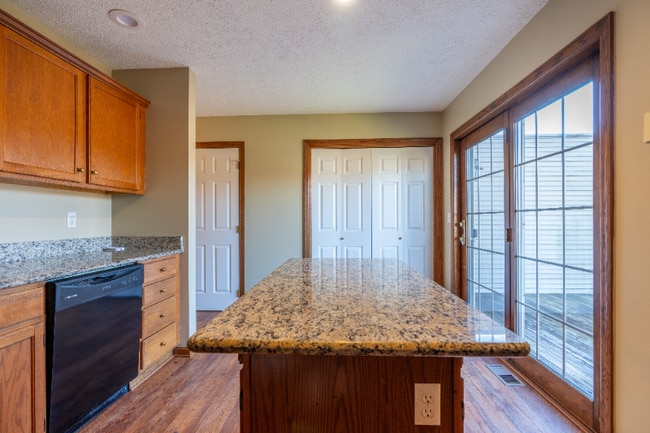 Photo - 3002 5th Ave