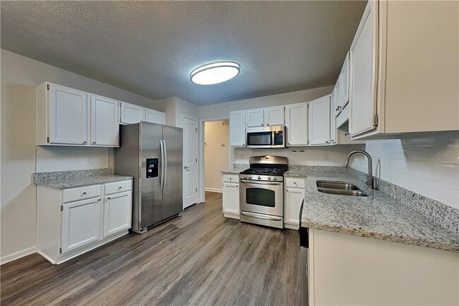 Photo - 4740 Minden Chase