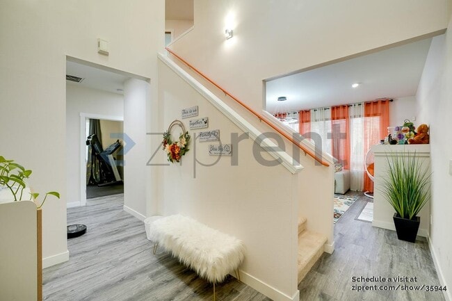 Photo - 1313-1173 173 Pl SE