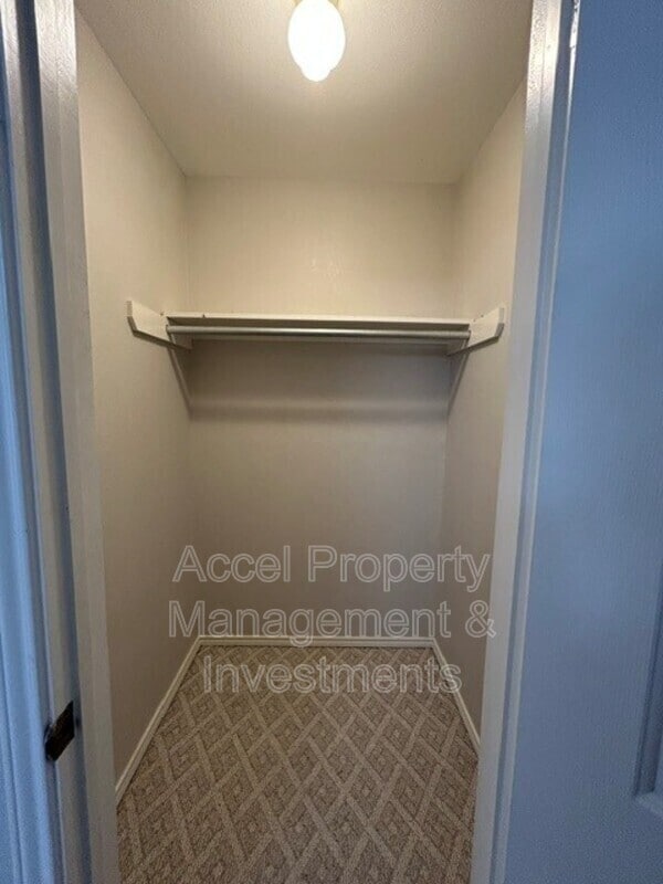 Photo - 214 W 17th St